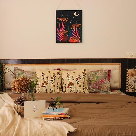 La Casa By Cosmic Kriya Hostel Bir  Ngoại thất bức ảnh