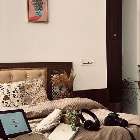 La Casa By Cosmic Kriya Hostel Bir  Ngoại thất bức ảnh