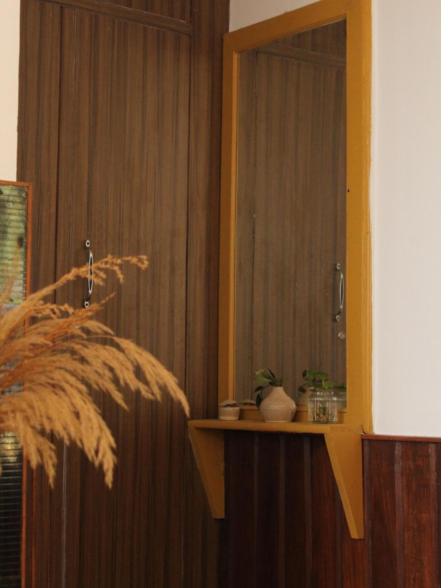 La Casa By Cosmic Kriya Hostel Bir  Ngoại thất bức ảnh