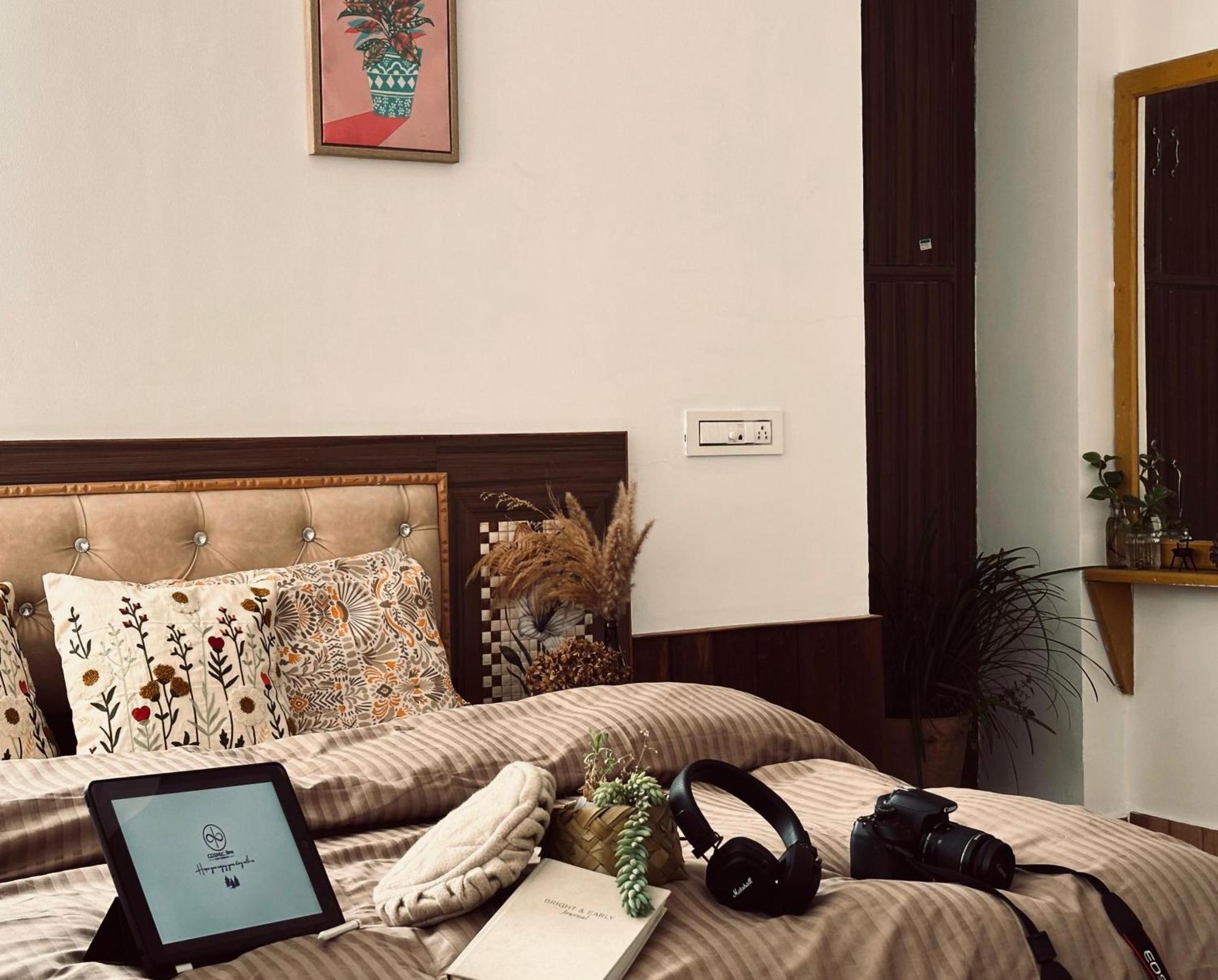 La Casa By Cosmic Kriya Hostel Bir  Ngoại thất bức ảnh